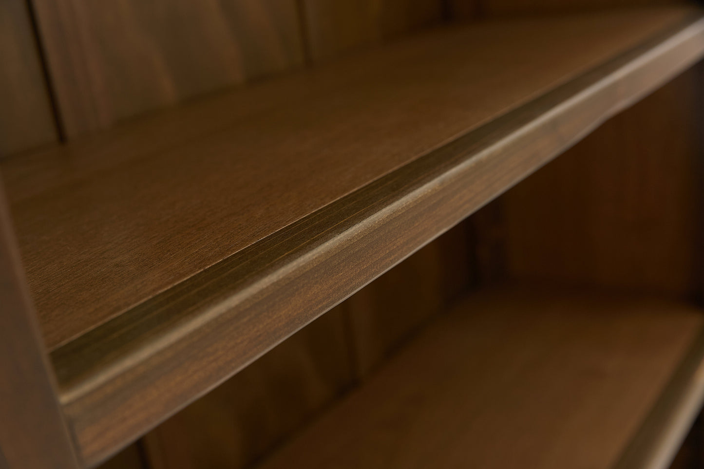 Ready-to-assemble bookcase