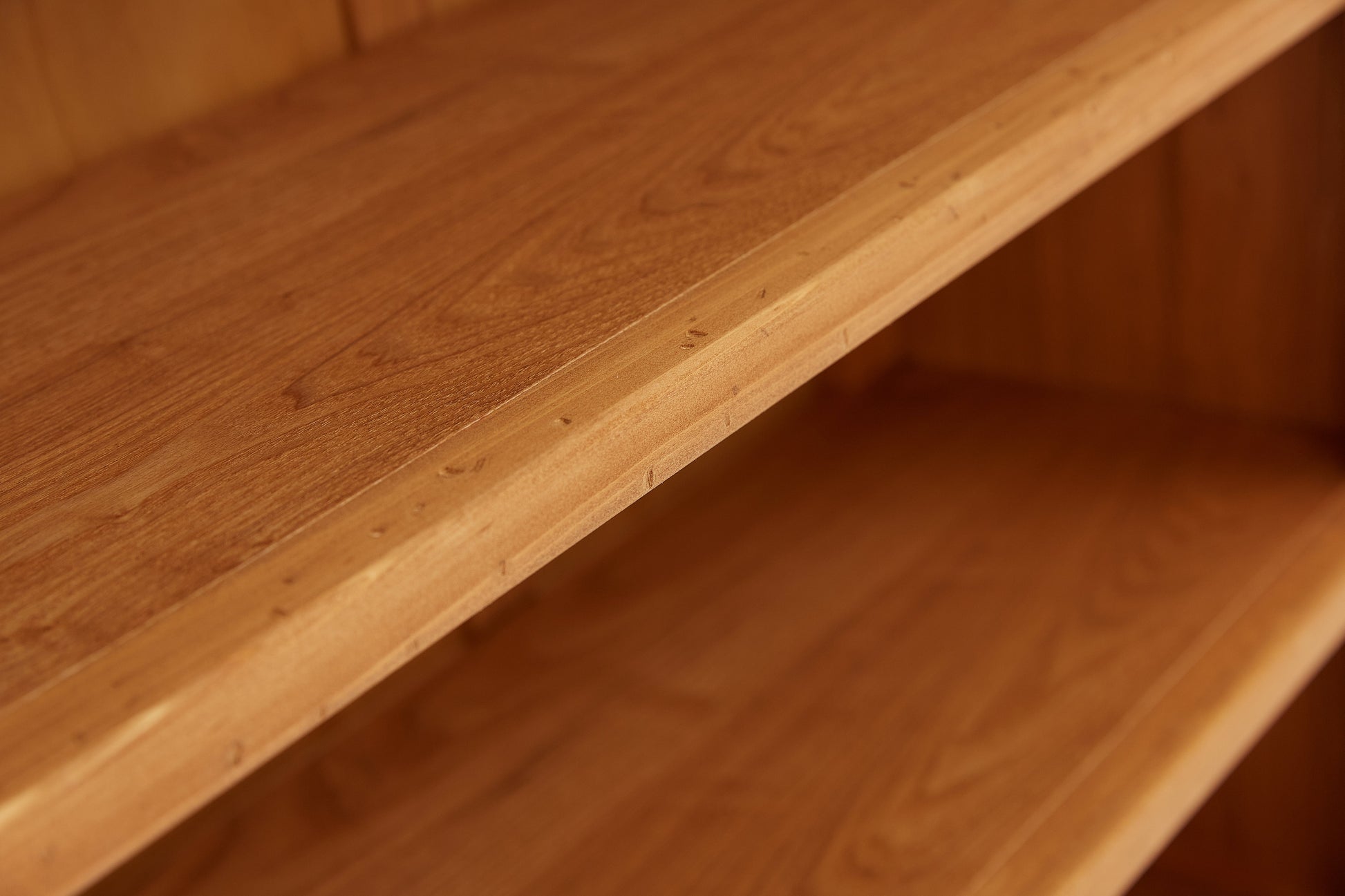 Ready-to-assemble bookcase